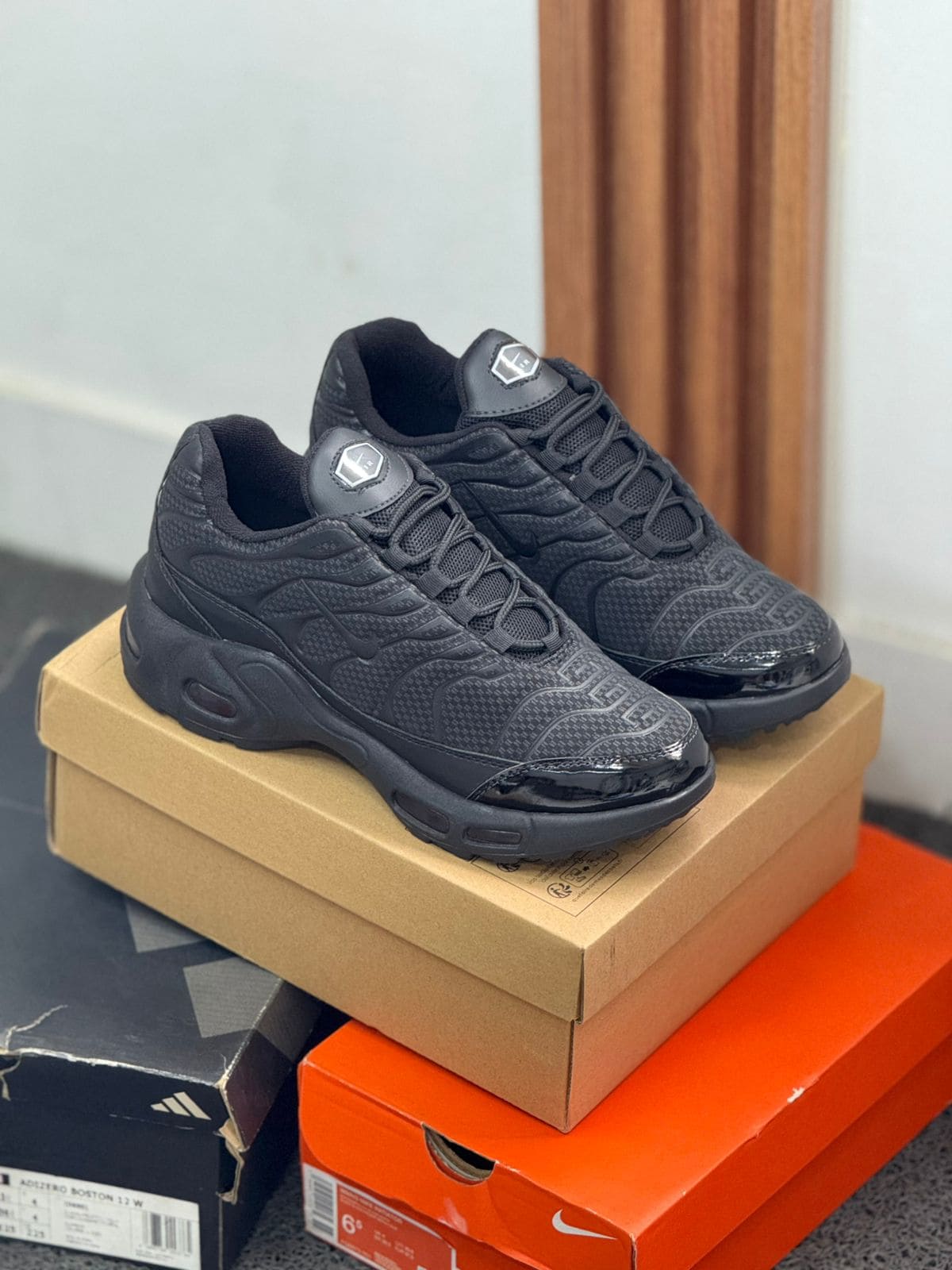 NIKE TN