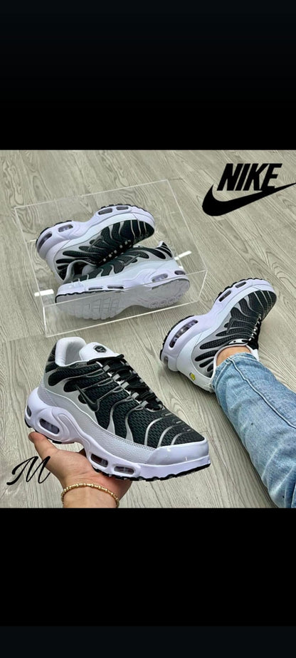 NIKE TN