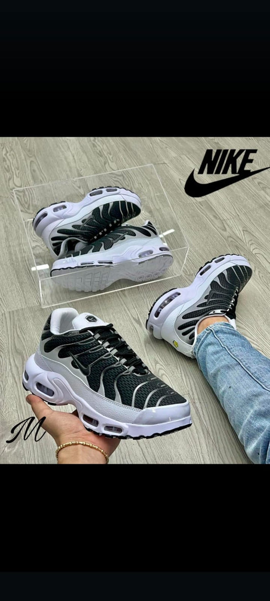 NIKE TN