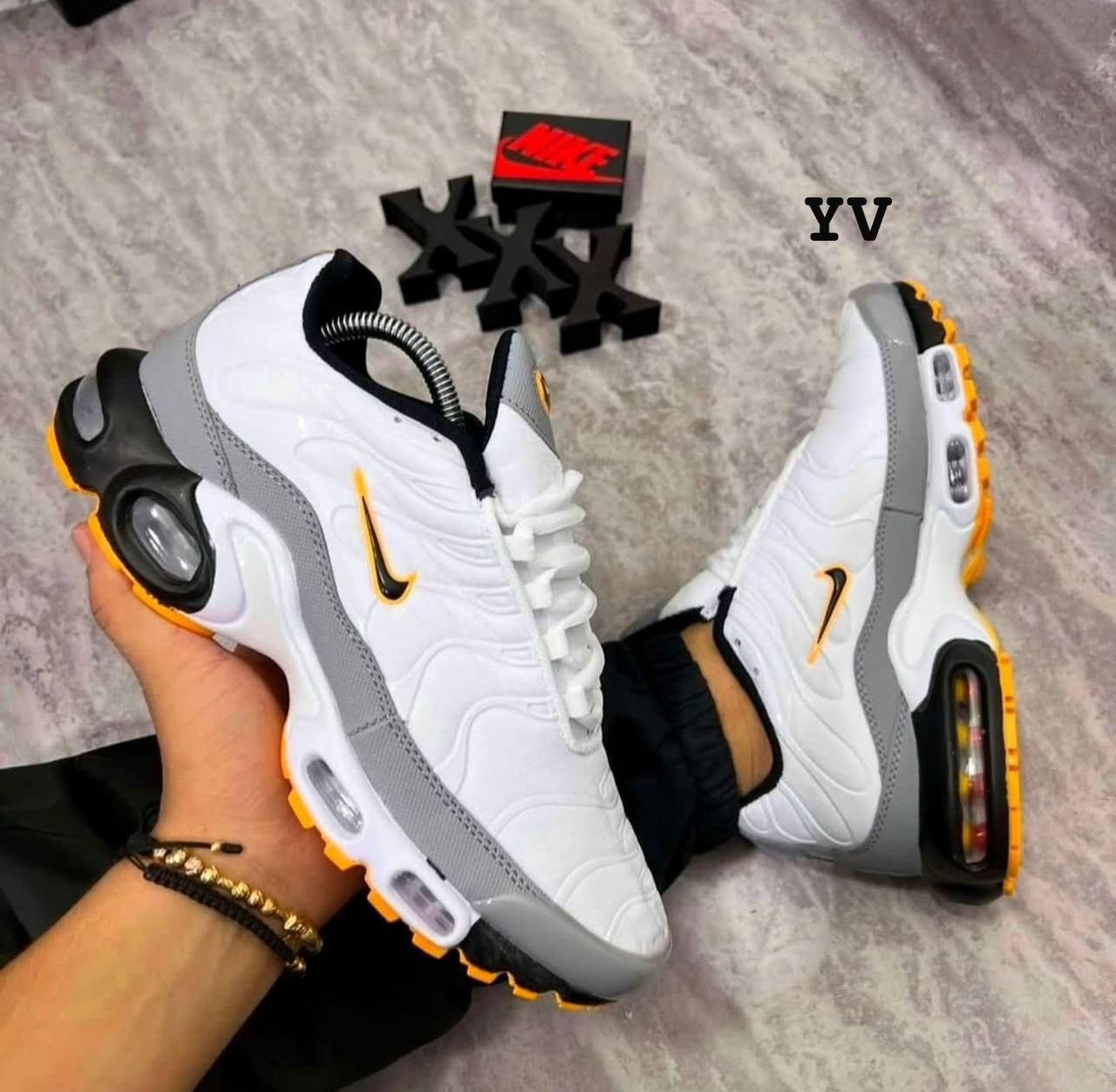NIKE TN