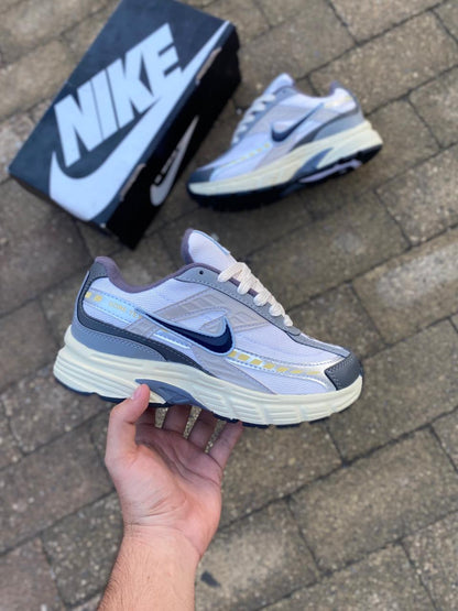 NIKE INITIATOR