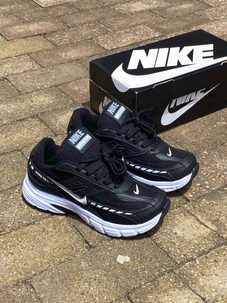 NIKE INITIATOR