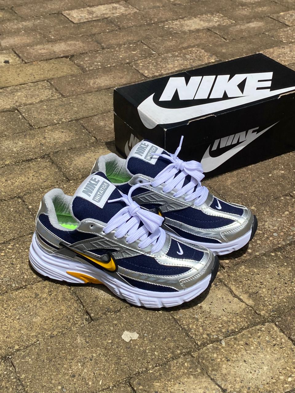 NIKE INITIATOR
