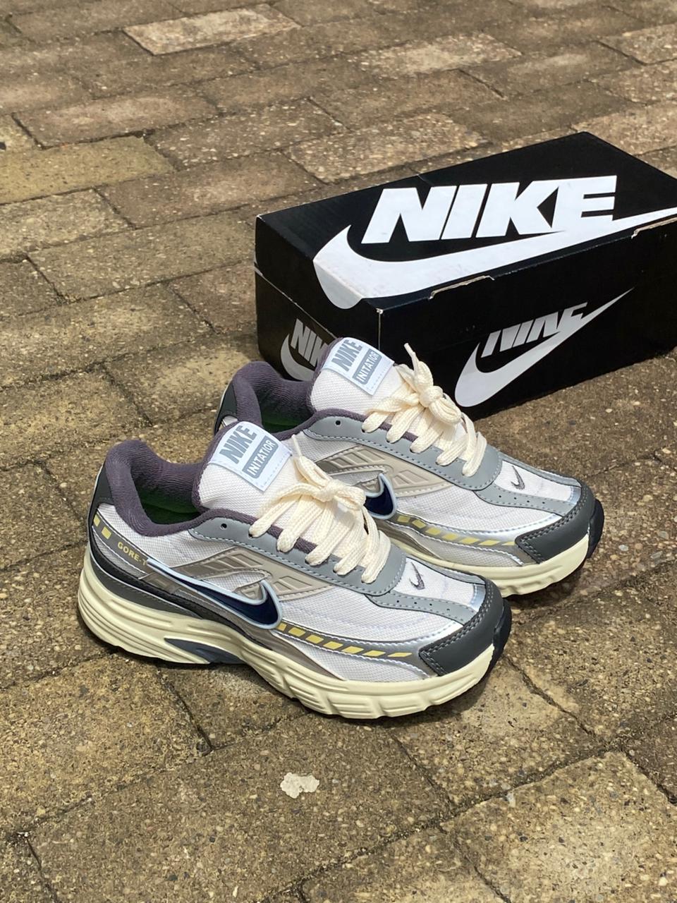 NIKE INITIATOR