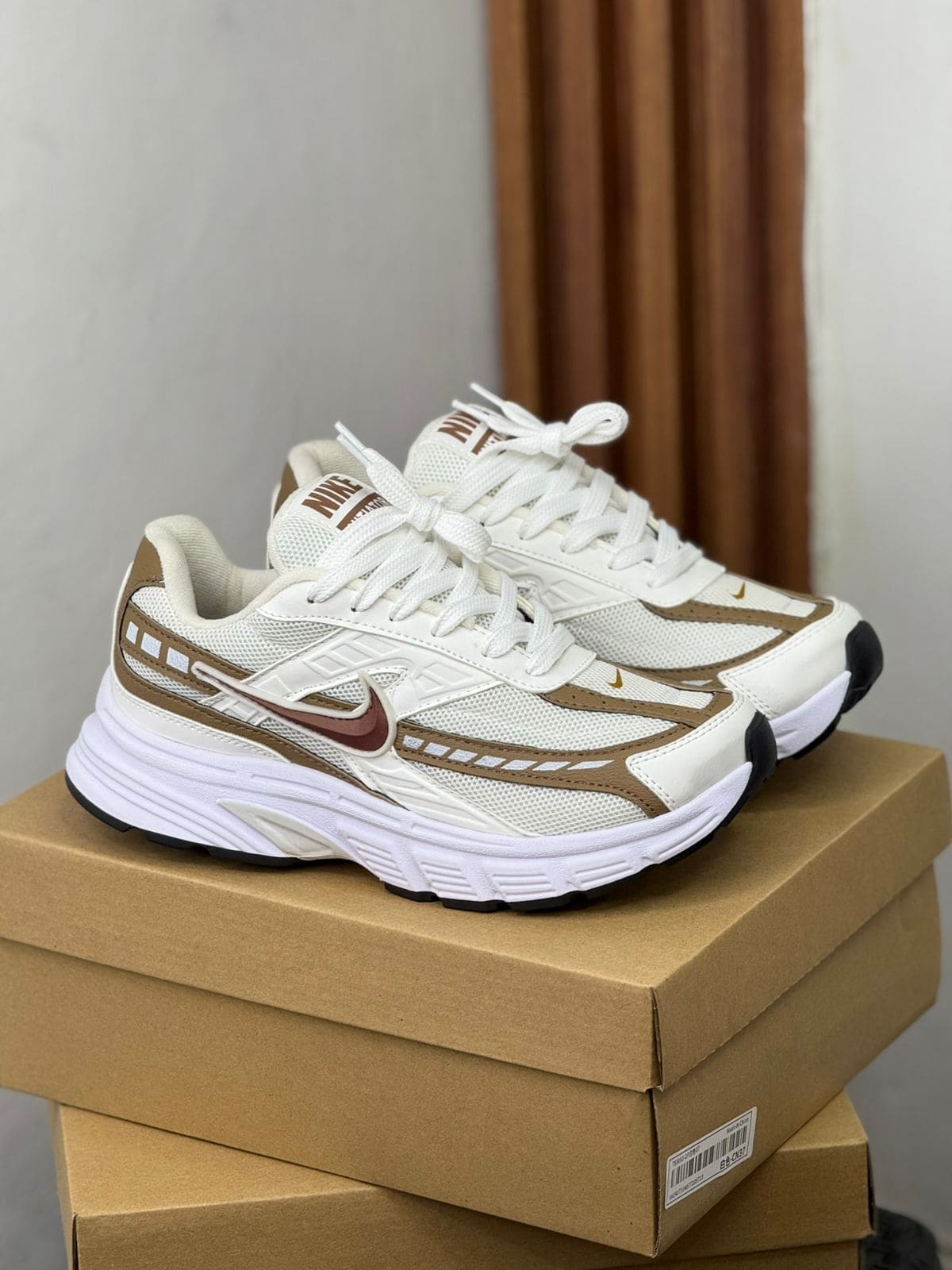 NIKE INITIATOR