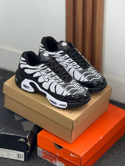 NIKE TN