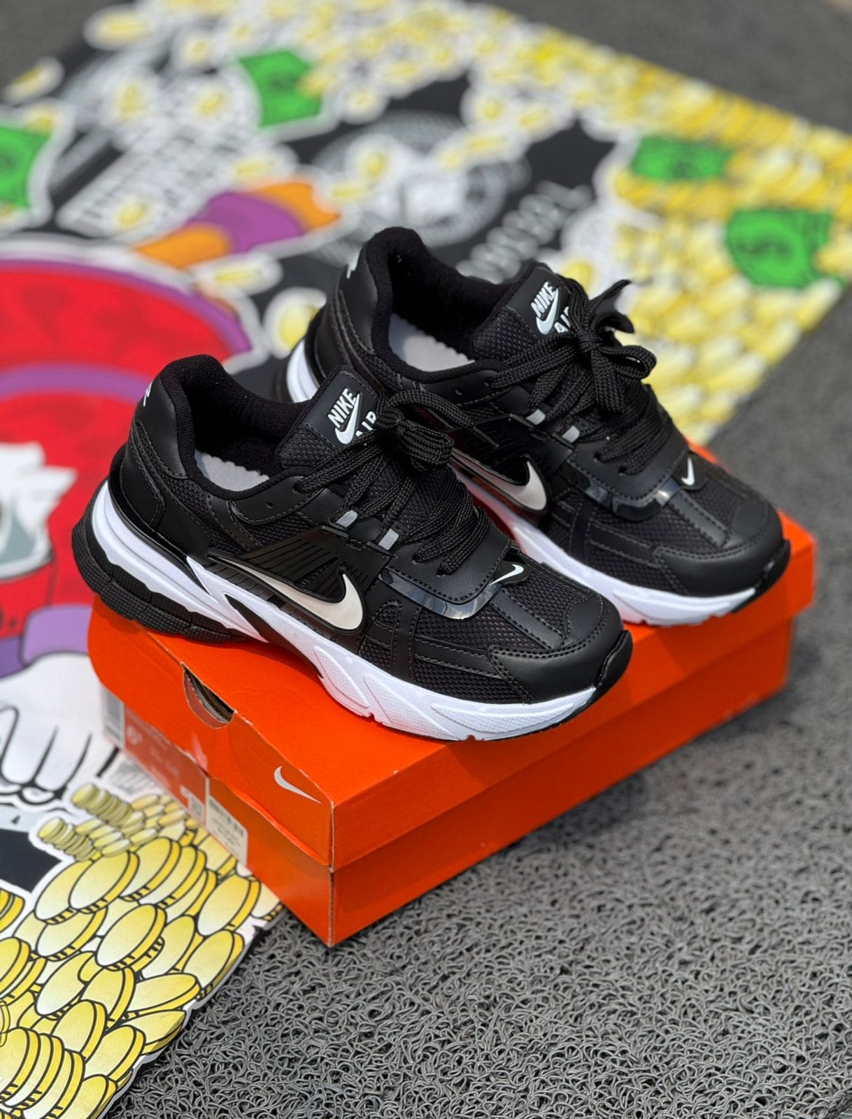NIKE V2K