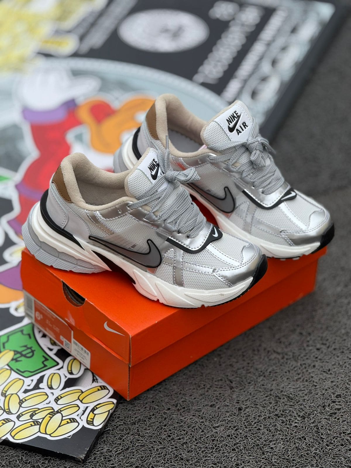 NIKE V2K