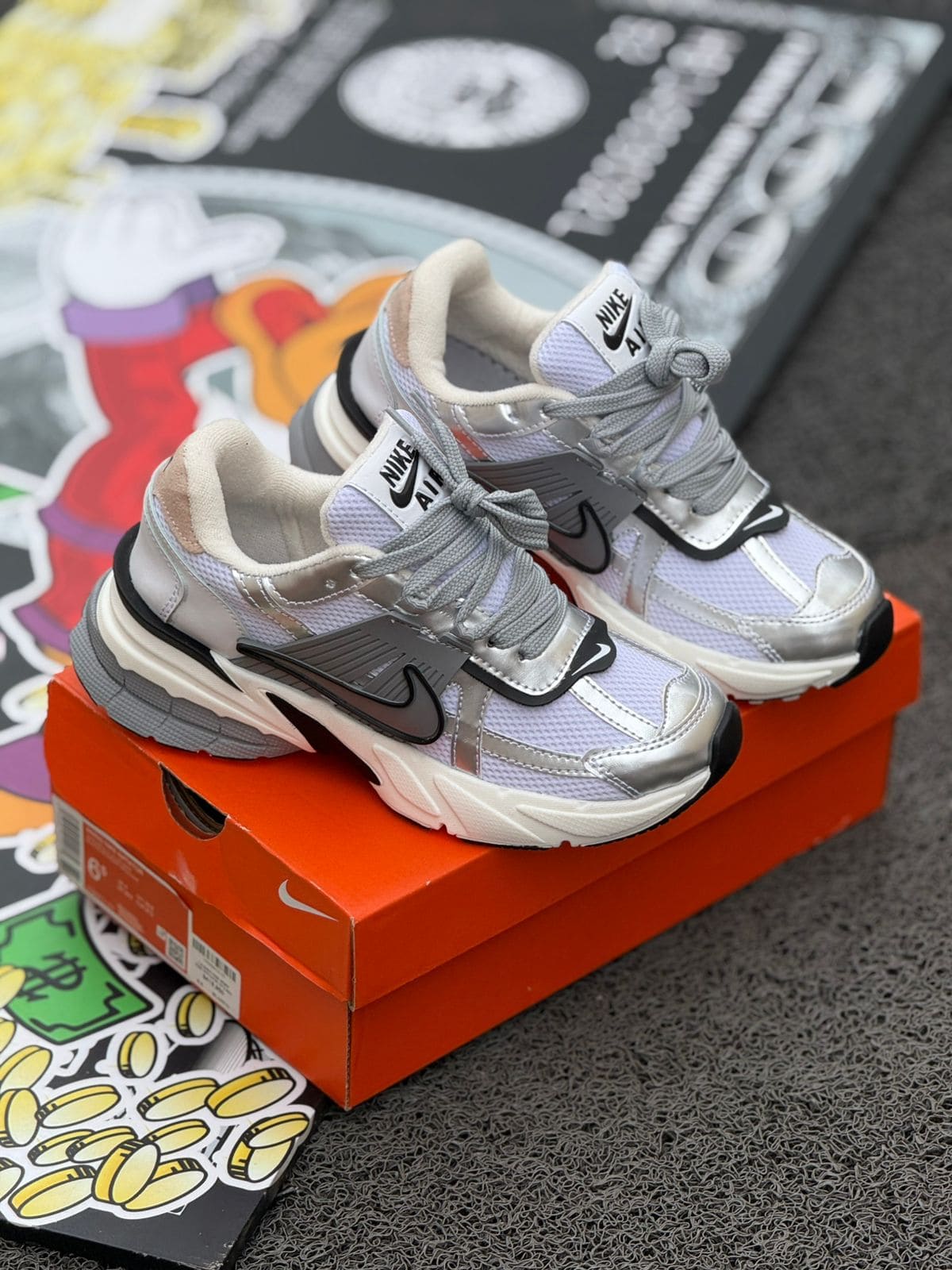 NIKE V2K
