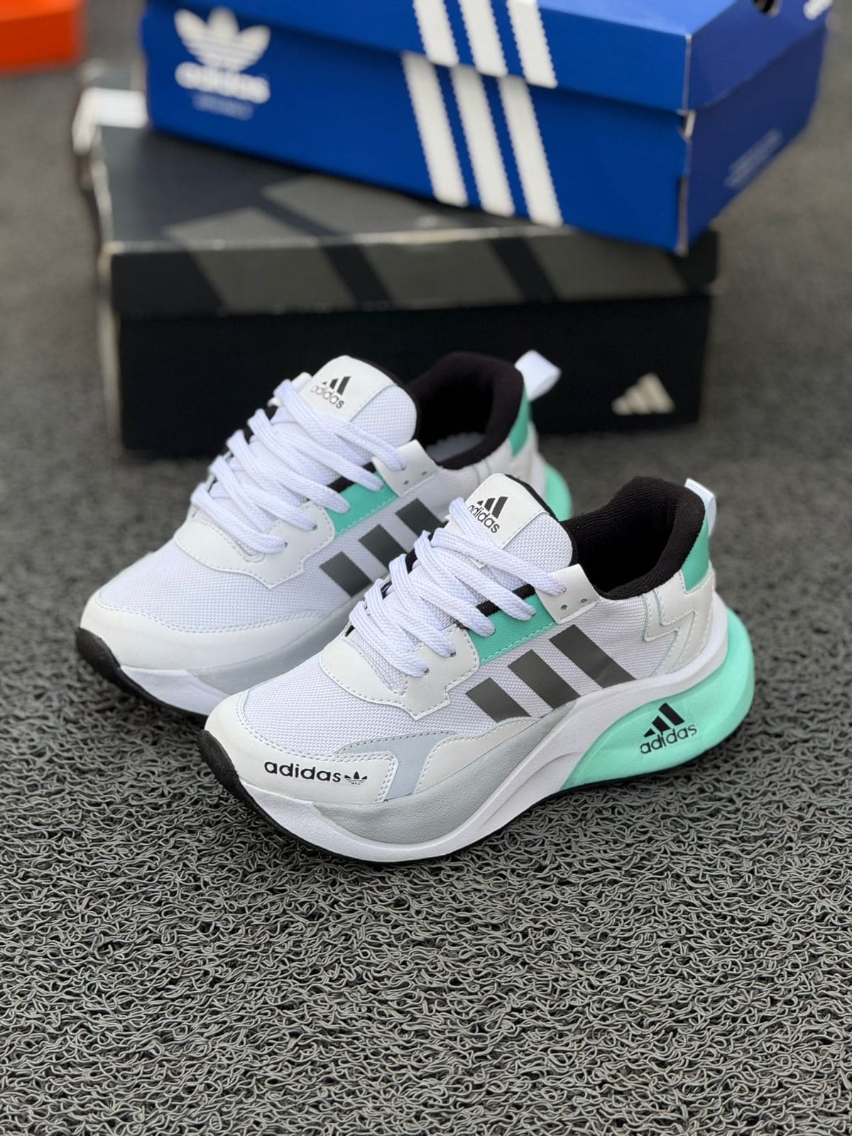ADIDAS CHINAX