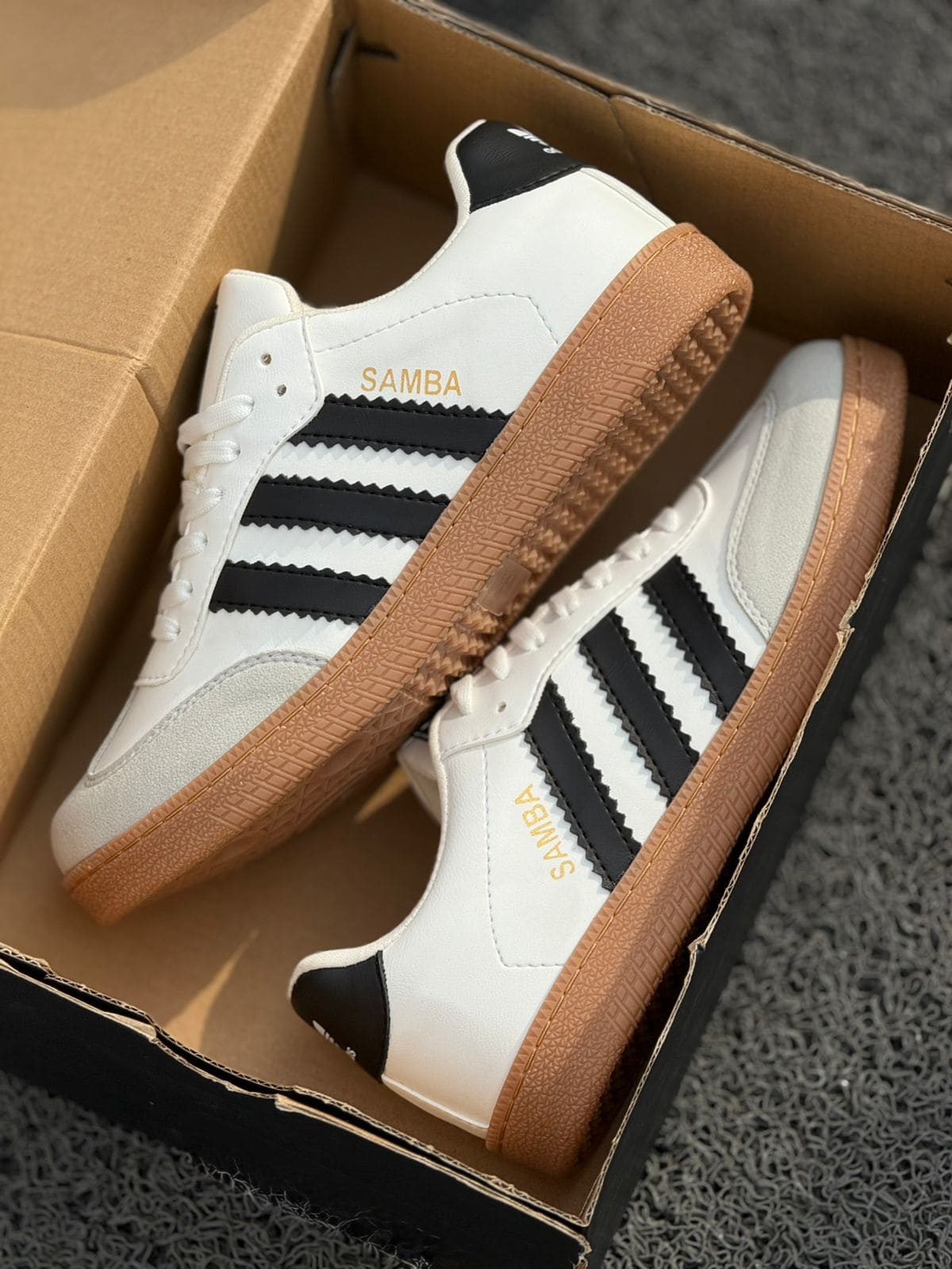 ADIDAS SAMBA