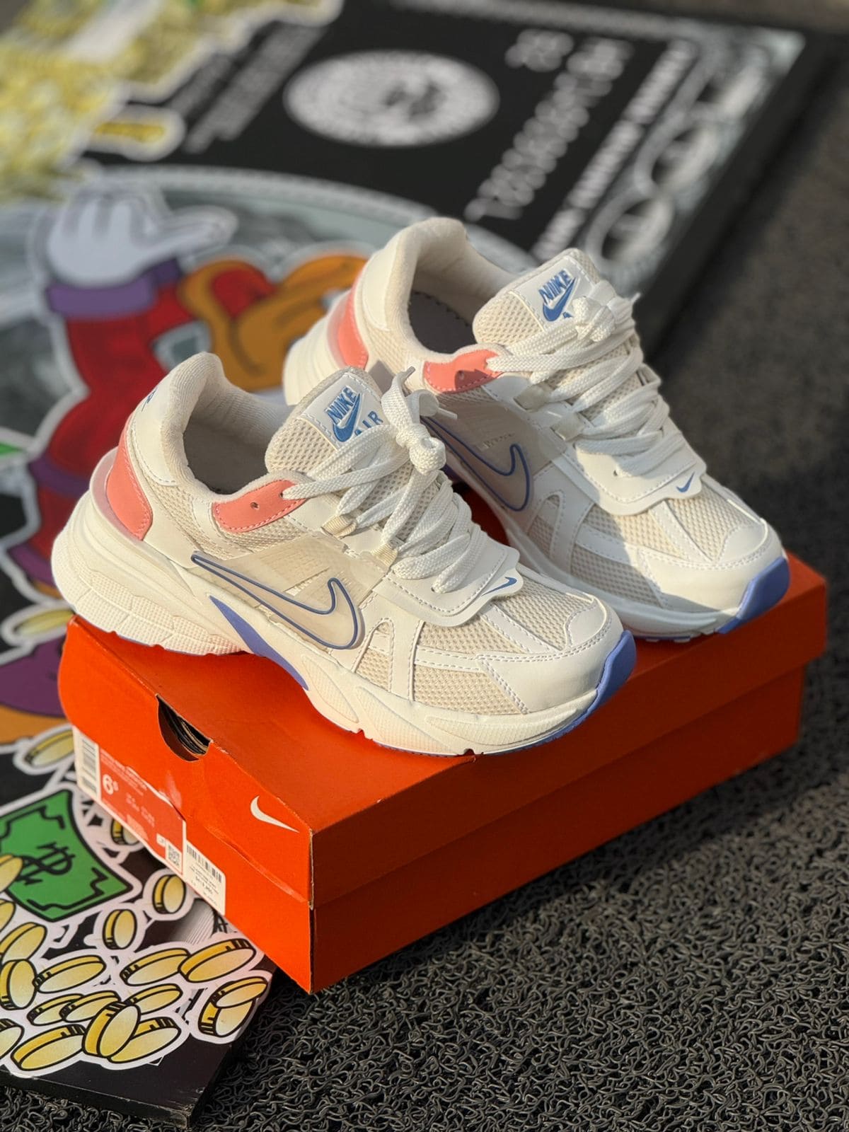 NIKE V2K