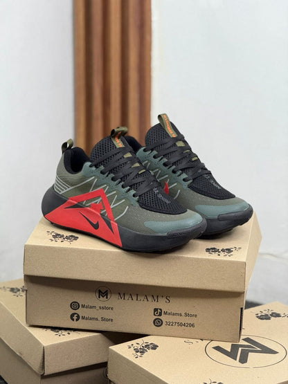NIKE TRAIL