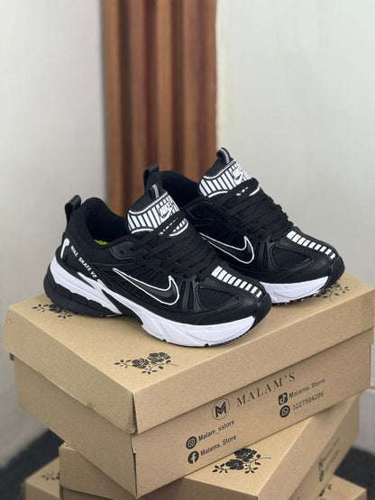 NIKE VOMERO