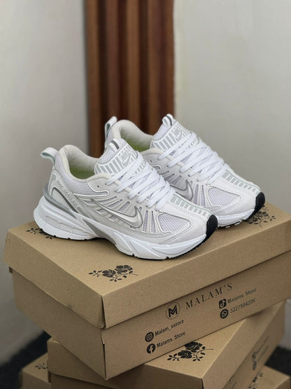 NIKE VOMERO