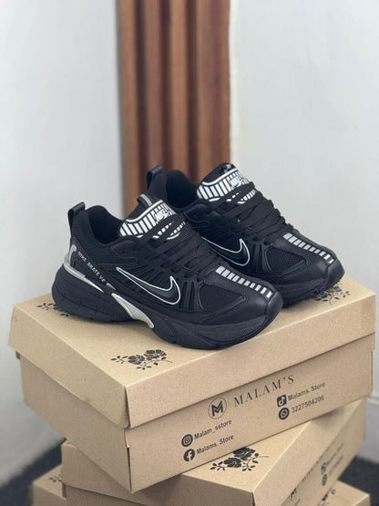 NIKE VOMERO
