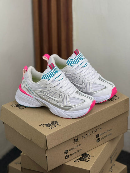 NIKE VOMERO