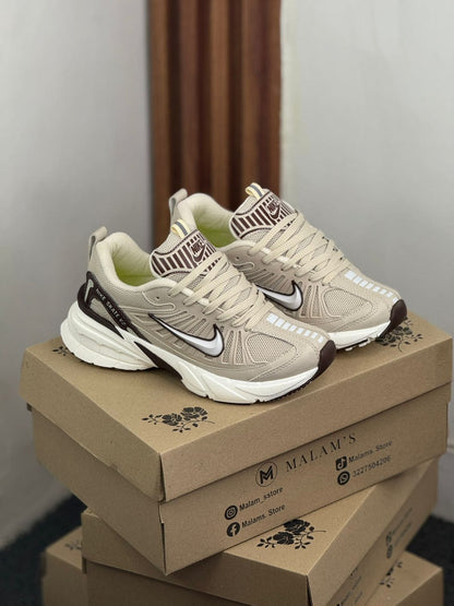 NIKE VOMERO